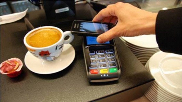 Paiement par carte bancaire : les Français préfèrent la CB au Smartphone !